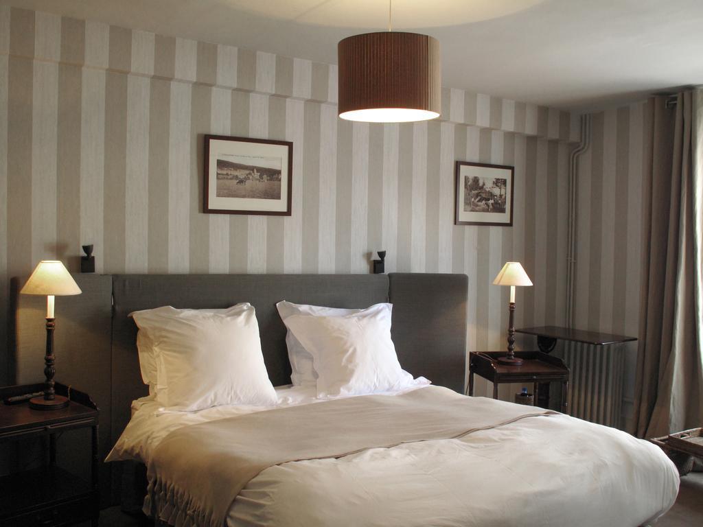 Hotel La Licorne & Spa Lyons-la-Forêt Værelse billede